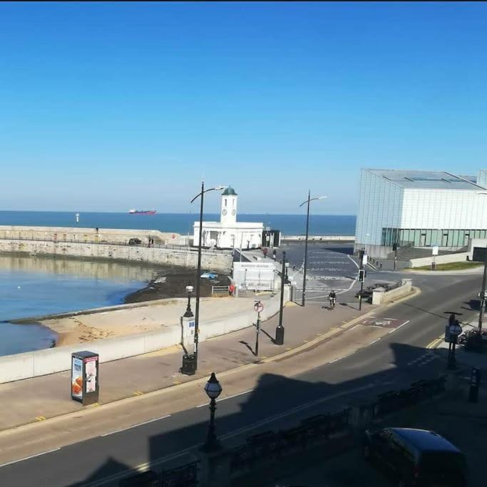 Harbour Lights * Margate