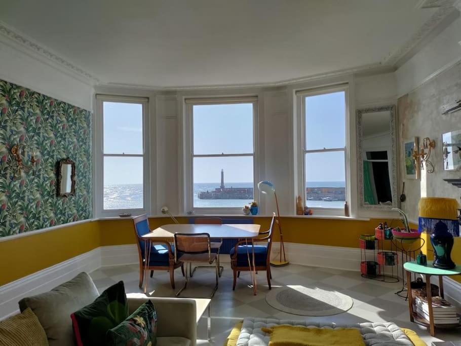 Harbour Lights Apartment